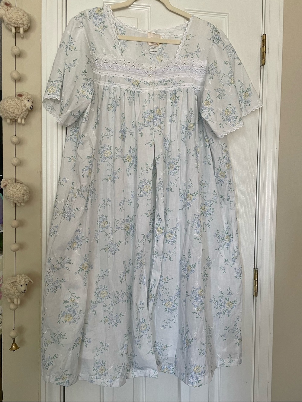 Carriage court Women's Light Blue Floral Nightgown and matching‎ robe set  XL